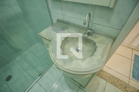 Casa à venda com 215m², 3 quartos e 3 vagasBanheiro 2