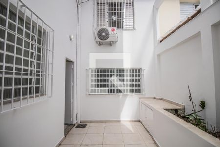 Casa à venda com 215m², 3 quartos e 3 vagasQuintal