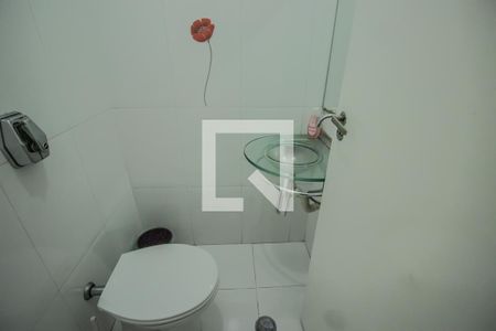 Casa à venda com 215m², 3 quartos e 3 vagasLavabo