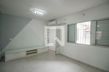 Casa à venda com 215m², 3 quartos e 3 vagasQuarto 3 - Suíte