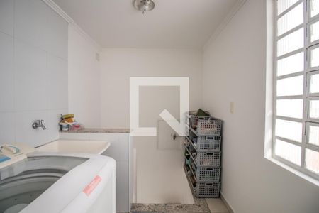 Casa à venda com 215m², 3 quartos e 3 vagasÁrea de Serviço
