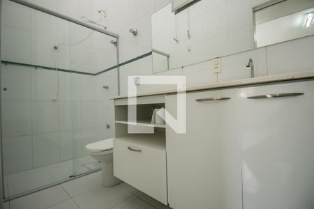 Casa à venda com 215m², 3 quartos e 3 vagasBanheiro 3 - Suíte 2
