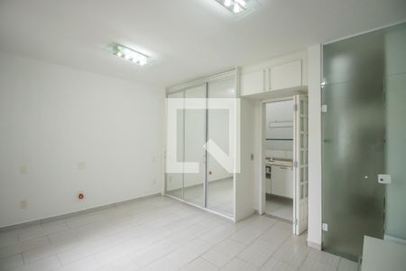 Casa à venda com 215m², 3 quartos e 3 vagasQuarto 3 - Suíte