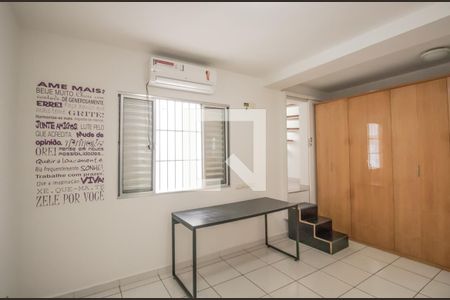 Casa à venda com 215m², 3 quartos e 3 vagasQuarto 2 - Suíte