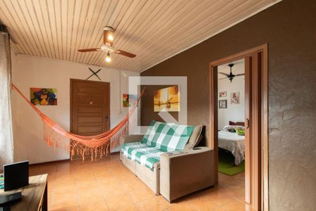 Sala de casa à venda com 3 quartos, 240m² em Vila Nova, Porto Alegre