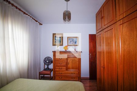 Casa à venda com 301m², 5 quartos e 5 vagasQuarto 4