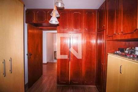 Casa à venda com 301m², 5 quartos e 5 vagasQuarto 3