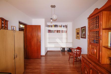 Casa à venda com 301m², 5 quartos e 5 vagasQuarto 5