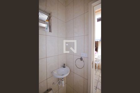 Casa à venda com 301m², 5 quartos e 5 vagasBanheiro 2