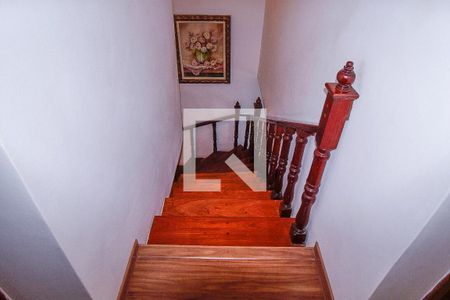 Casa à venda com 301m², 5 quartos e 5 vagasEscada