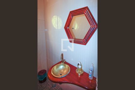 Casa à venda com 301m², 5 quartos e 5 vagasLavabo