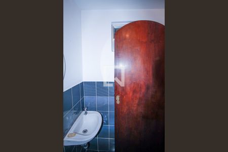 Casa à venda com 301m², 5 quartos e 5 vagasBanheiro de Serviço