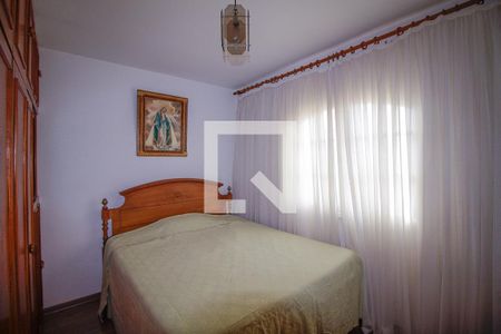 Casa à venda com 301m², 5 quartos e 5 vagasQuarto 4