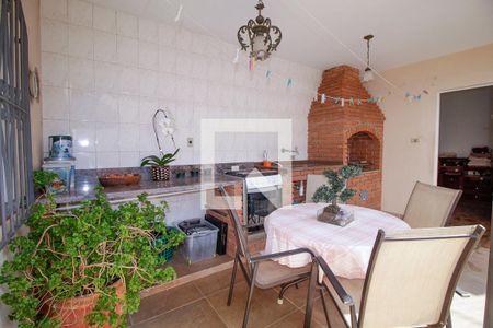 Casa à venda com 301m², 5 quartos e 5 vagasChurrasqueira