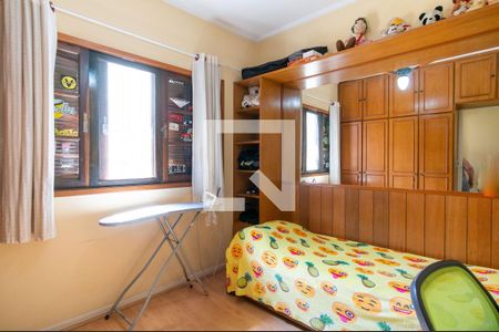 Casa à venda com 230m², 3 quartos e 4 vagas Casa à venda com 230m², 3 quartos e 4 vagasQuarto 2