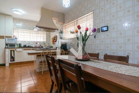 Casa à venda com 230m², 3 quartos e 4 vagas Casa à venda com 230m², 3 quartos e 4 vagasCopa