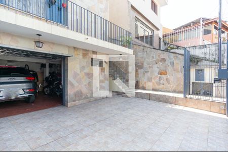 Casa à venda com 230m², 3 quartos e 4 vagas Casa à venda com 230m², 3 quartos e 4 vagasGaragem