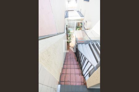 Casa à venda com 230m², 3 quartos e 4 vagas Casa à venda com 230m², 3 quartos e 4 vagasEscadas