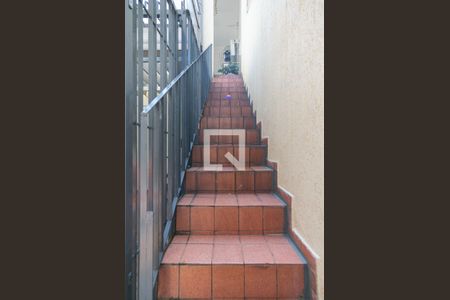 Casa à venda com 230m², 3 quartos e 4 vagas Casa à venda com 230m², 3 quartos e 4 vagasEscadas