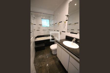 Apartamento à venda com 117m², 3 quartos e 2 vagasBanheiro Social