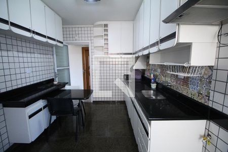 Apartamento à venda com 117m², 3 quartos e 2 vagasCozinha
