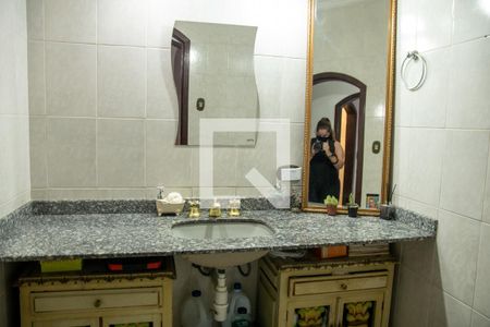 Casa à venda com 255m², 3 quartos e 3 vagasBanheiro Social