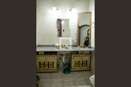 Casa à venda com 255m², 3 quartos e 3 vagasBanheiro Social