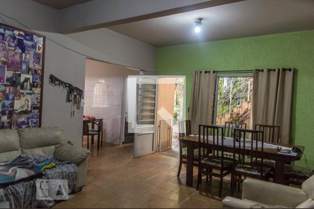 Casa à venda com 3 quartos, 300m² em Taboão, Diadema