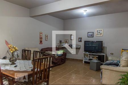 Casa à venda com 3 quartos, 300m² em Taboão, Diadema