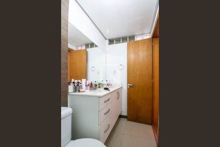 Casa à venda com 110m², 3 quartos e 2 vagasBanheiro da Suíte