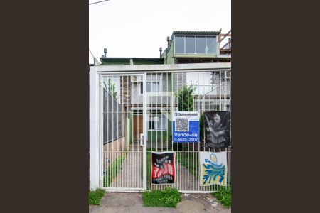 Casa à venda com 110m², 3 quartos e 2 vagasFachada