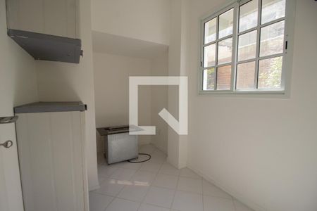 Casa de condomínio à venda com 170m², 4 quartos e 2 vagasQuarto de Serviço