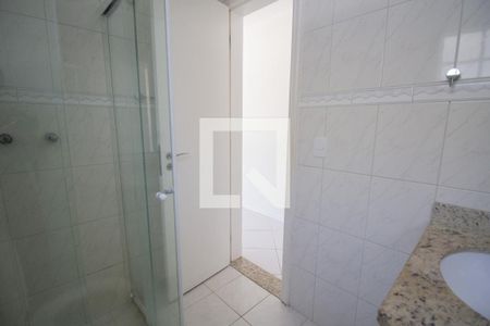 Casa de condomínio à venda com 170m², 4 quartos e 2 vagasBanheiro da Suíte 2