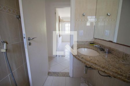 Casa de condomínio à venda com 170m², 4 quartos e 2 vagasBanheiro