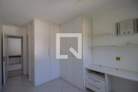 Casa de condomínio à venda com 170m², 4 quartos e 2 vagasSuíte 2