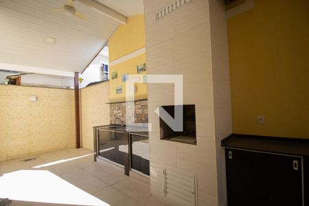 Casa de condomínio à venda com 170m², 4 quartos e 2 vagasChurrasqueira