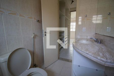 Casa de condomínio à venda com 170m², 4 quartos e 2 vagasBanheiro da Suíte 1