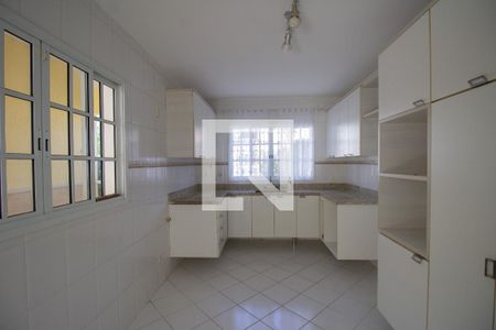 Casa de condomínio à venda com 170m², 4 quartos e 2 vagasCozinha