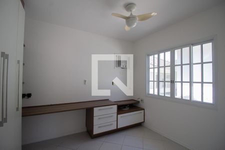 Casa de condomínio à venda com 170m², 4 quartos e 2 vagasQuarto 1