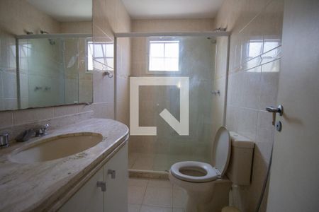 Casa de condomínio à venda com 170m², 4 quartos e 2 vagasBanheiro da Suíte 1