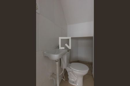 Lavabo de casa de condomínio para alugar com 2 quartos, 92m² em Jardim Maria Rosa, Taboão da Serra