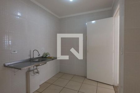 Cozinha de casa de condomínio para alugar com 2 quartos, 92m² em Jardim Maria Rosa, Taboão da Serra