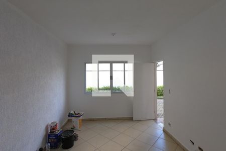 Sala de casa de condomínio para alugar com 2 quartos, 92m² em Jardim Maria Rosa, Taboão da Serra