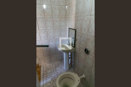 Casa à venda com 265m², 6 quartos e 5 vagasBanheiro de Serviço