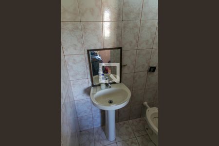 Casa à venda com 265m², 6 quartos e 5 vagasBanheiro de Serviço