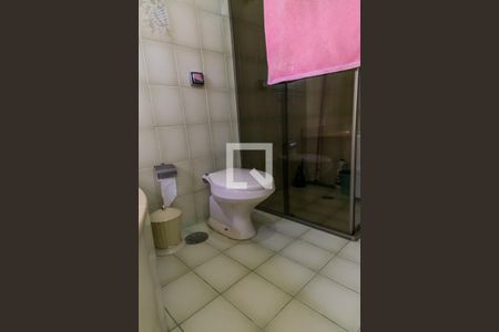 Casa à venda com 265m², 6 quartos e 5 vagasBanheiro da Suíte 1