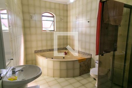 Casa à venda com 265m², 6 quartos e 5 vagasBanheiro da Suíte 1