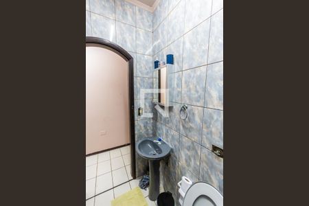 Casa à venda com 160m², 3 quartos e 2 vagasBanheiro