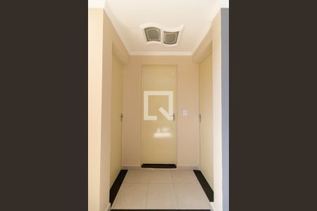 Corredor de apartamento para alugar com 2 quartos, 52m² em Vila Santa Teresa (zona Sul), São Paulo