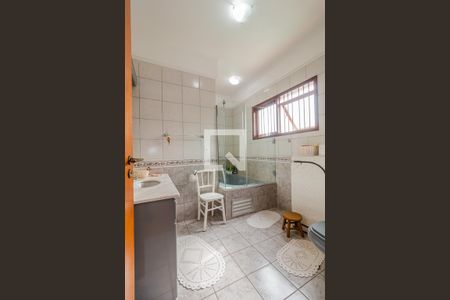 Casa para alugar com 220m², 3 quartos e 3 vagas Casa para alugar com 220m², 3 quartos e 3 vagasBanheiro da Suíte